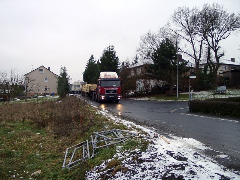 da kommen die dachbinder.jpg (117215 Byte)